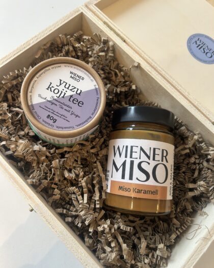 Weihnachts Geschenkebox 'Koji Tee & Miso Karamell'