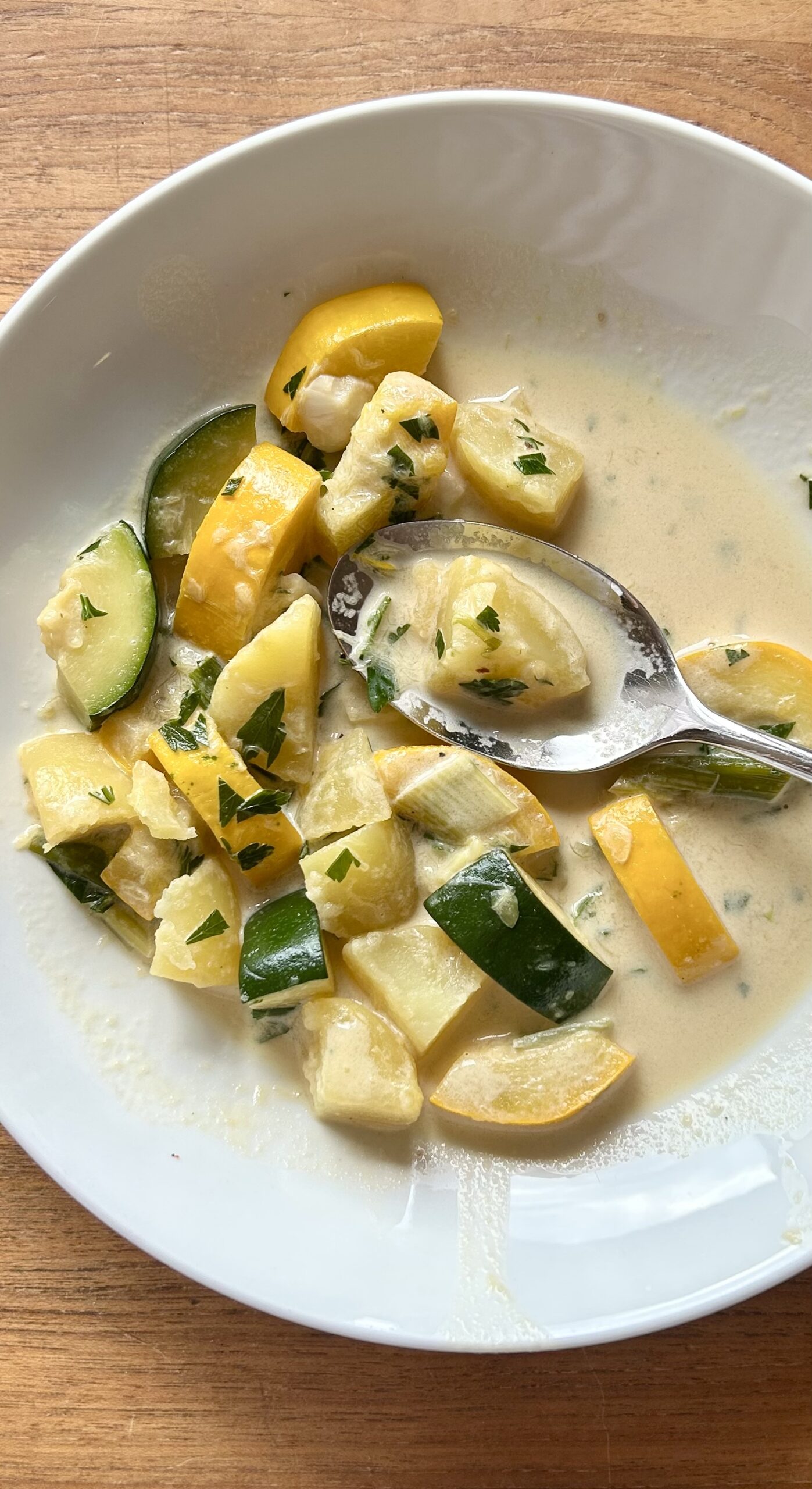 Sommerliches Zucchini Erdäpfel Gemüse